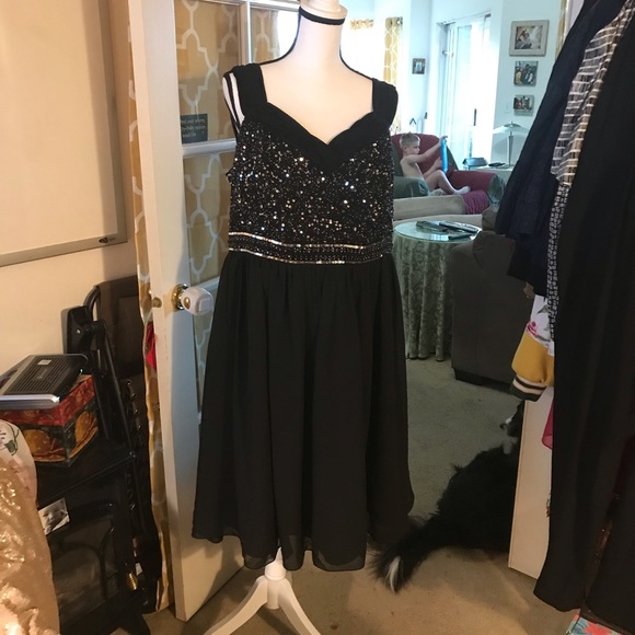 Jessica London Dresses & Skirts - Beautiful beaded formal/cocktail